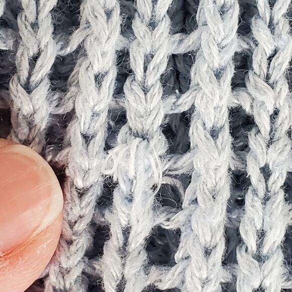 🔺️Cabi Blue Silk Blend Knit Hi-Low Sleeveless Sweater XSmall - Picture 13 of 14